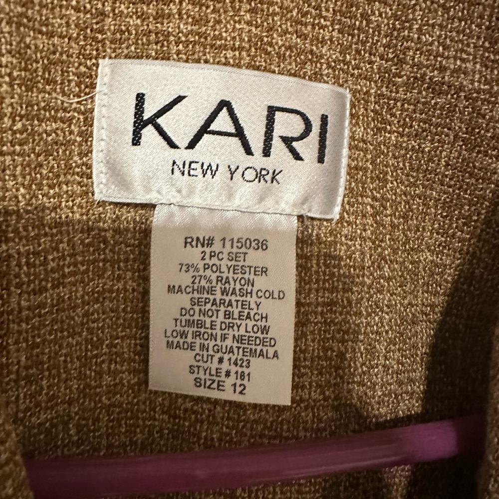 Kari New York Brown Blazer with attached Cami & necklace - Picture 5 of 7